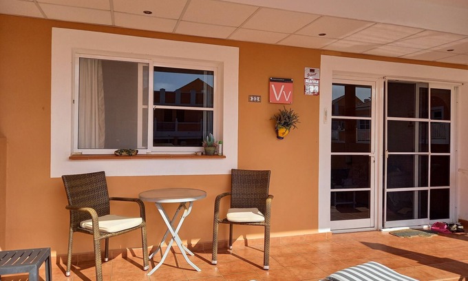 Caleta de Fuste Apartamento | CASA Esmeralda 2 bedroom poolside apartment, 2 TerracesFREE WI FI, FREE VIEW T V