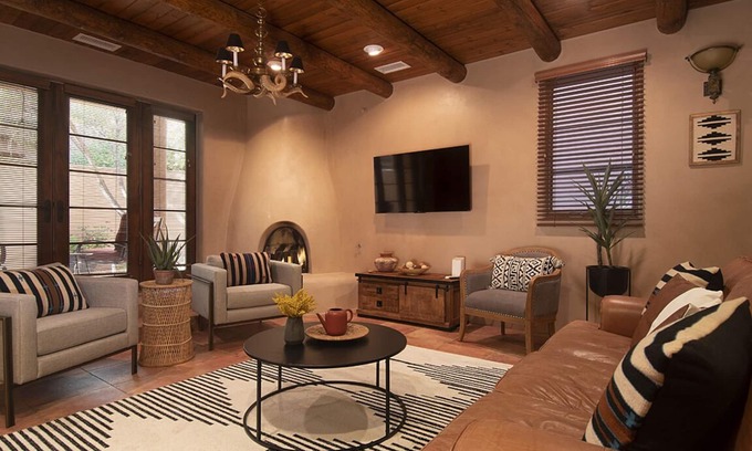 Downtown Santa Fe Condominio | Casa Esperanza | Elegant 2BR Walk to Santa Fe Plaza