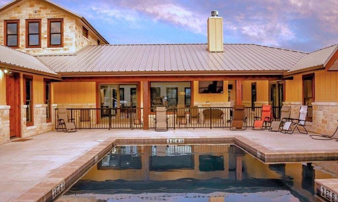 Sabinal Casa | Casa Estrella @ Frio Select Rental Homes