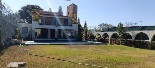 Tres de Mayo Casa | Casa eterna primavera