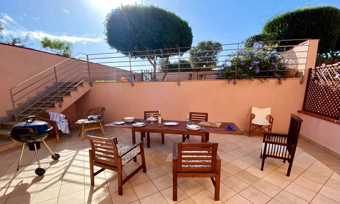 Putzu Idu Casa | Casa Fabiola - Large Seaside House for Families and Groups near Putzu Idu Beach