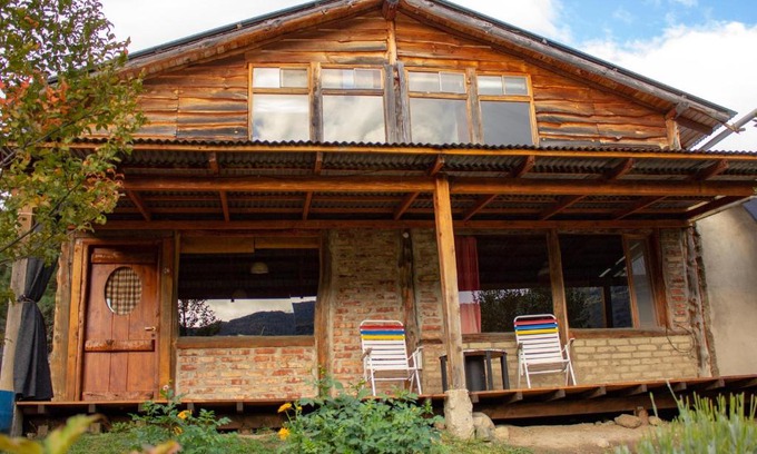 El Hoyo Casa | Casa Familiar Compartida