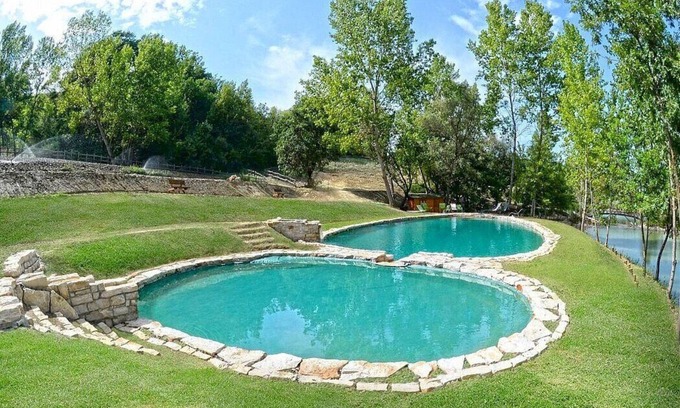 Chiusi Casa | Casa Fattorina F: A characteristic and welcoming two-story independent house surrounded by the greenery, with Free WI-FI.