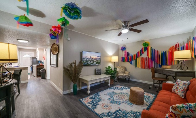 South Manchaca Apartamento | Casa Feliz - Festive SoCo apt1/1