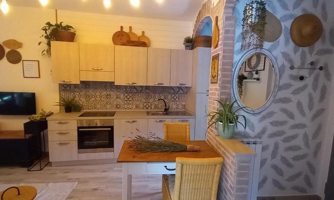 Porto Ceresio Apartamento | Casa Fiorita 22 Porto Ceresio