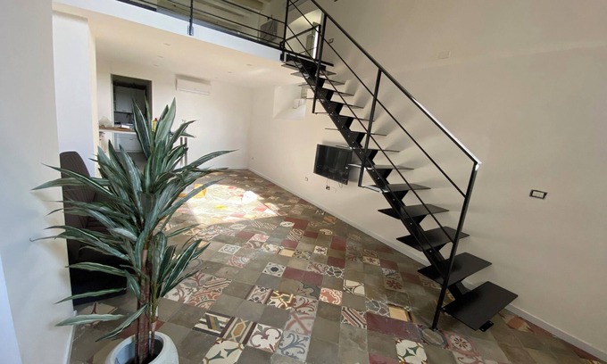 Historic Castle District Apartamento | Casa Flora a panoramic flat with free car parking