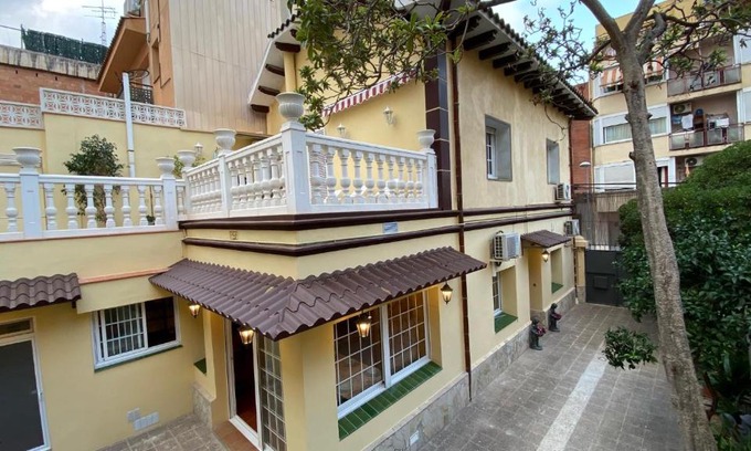 Badalona Casa | Casa Flores del Mediterráneo