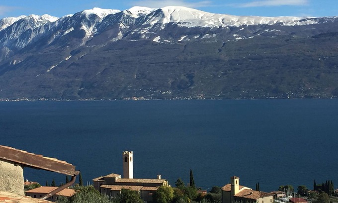 Fornico Apartamento | Casa Fornico 8, y su terraza con impresionantes vistas del lago de Garda