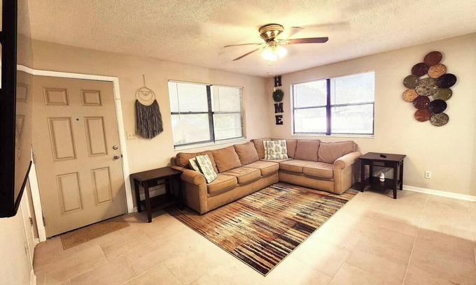 Westside Casa | Casa Frye: 4Bd/2Bth/Office/Parking Sleeps8! Jacksonville, FL