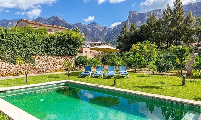 Soller Chalet De Esquí | Casa Futbol