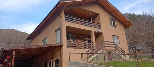 Nehoiu Casa | Casa Găleată