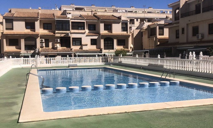 El Moncayo Casa | CASA GRAN PISCINA RESIDENCIAL A 200M PLAYA 6 PERSONAS EN GUARDAMAR DEL SEGURA