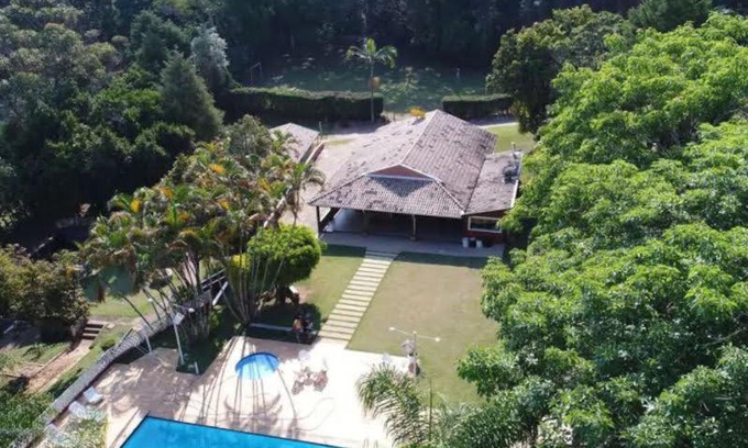 Jardim Primavera Casa | Casa Guacuri - Casa de temporada e eventos - apartamentos com suítes - Piscinas e Amplo Estacionamento