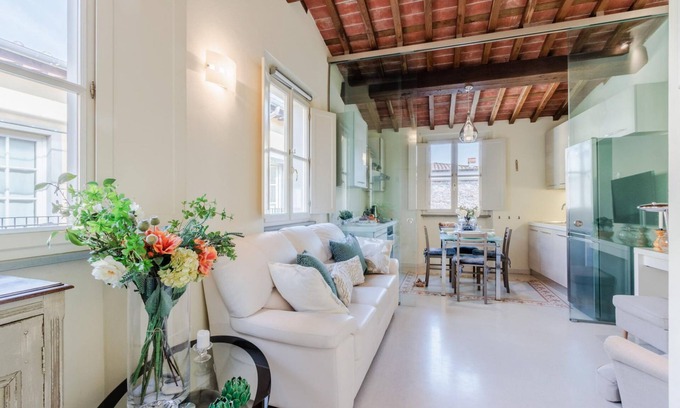 Lucca Historical Center Apartamento | Casa Helene in Lucca
