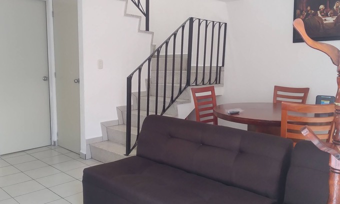 Toluca Casa | Casa hermosa completa ideal para ejecutivos (muy cerca de parques industriales)
