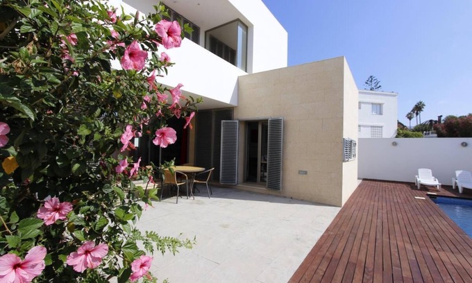 Conil de la Frontera Casa | Casa Hibisco - Casa semi adosada con piscina privada, muy cerca de la playa