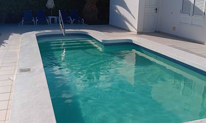 Los Pocillos Villa | Casa Jaime es una villa de lujo de dos dormitorios y dos baños con una piscina muy privada.