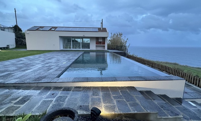 Santo Antonio Casa | Casa João de Oliveira, Condomínio Privado com Piscina Infinita e Vista mar