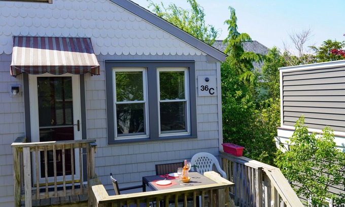 Rehoboth Beach Apartamento | Private Downtown Rehoboth Apartamento a sólo 1 cuadra de la playa y Rehoboth Ave!