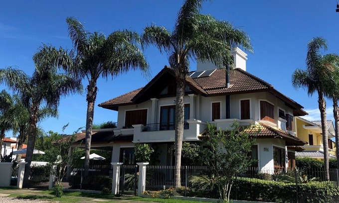Jurere Casa | Casa 6 dorm, aire acondicionado. Pis. 17 personas Jurerē Fpolis bajar $ 1. 490. 00 min 3 diar