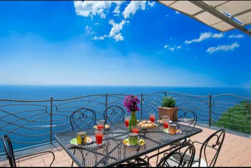 Furore Casa | Casa L'incanto in Amalfi Coast con terrazza vista mare