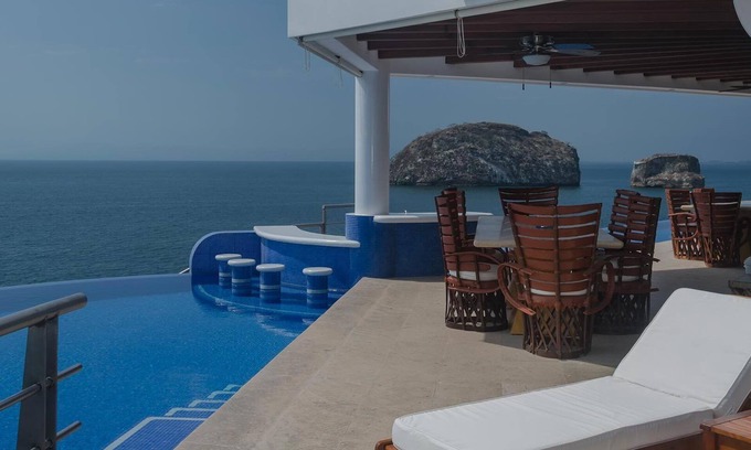 South Shore Hotel Area Villa | Casa La Vista - 25.000 pies cuadrados frente al mar a la Excelencia!