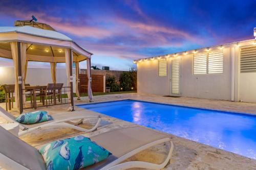 Quebrada Fajardo Villa | Casa Larimar with pool and solar system near beach