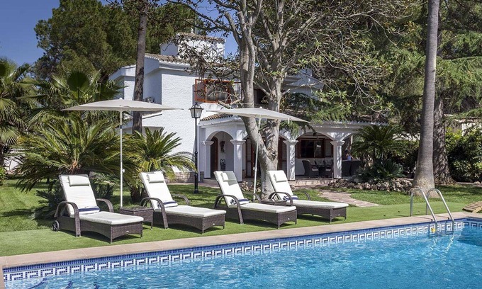 Serra Apartamento | CASA LATEL (Villa with pool and garden)