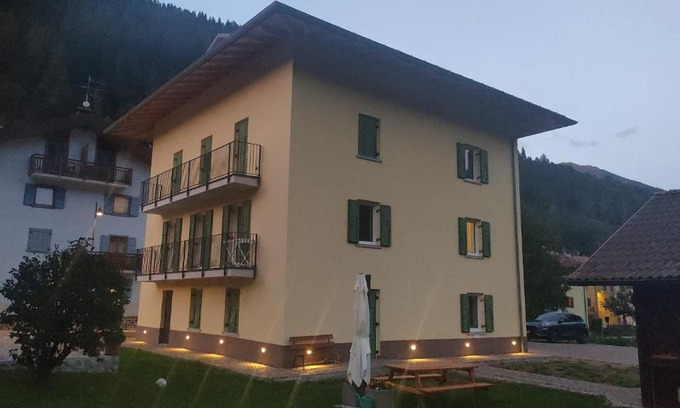 Pellizzano Apartamento | Casa Le Iscle