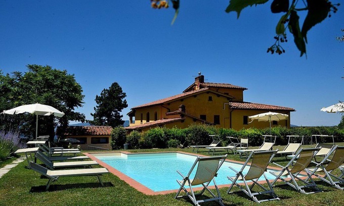 Castelfranco di Sopra Casa | Casa Leggiadra D: Un apartamento característico que forma parte de una antigua granja.