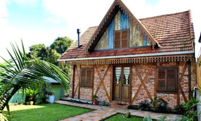 Portico Casa | Casa Lermen; Disfrute de un inmueble que remite la historia de Gramado.