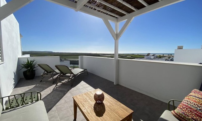 Conil de la Frontera City Center Casa | Casa Levante - Casa adosada moderna con vistas maravillosas; cerca de la playa y del centro