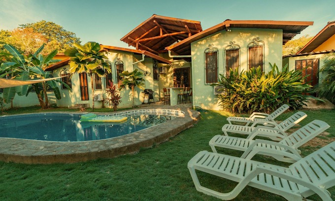 Playa Hermosa Casa | CASA LINDA w/ Private Pool & BBQ Grill. Sleeps 8