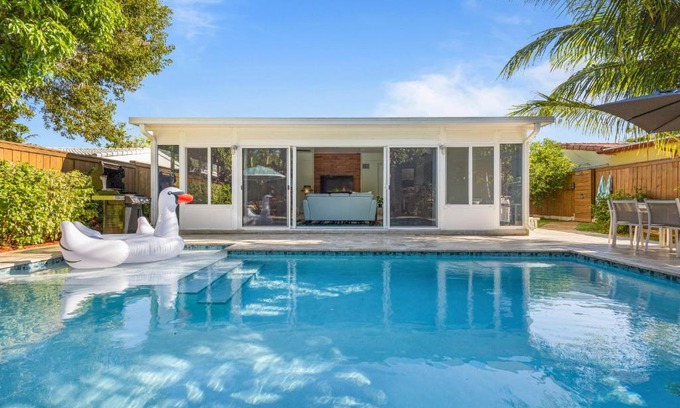 South Middle River Casa | Casa Limon - Private Heated Pool Prime Location & Parking