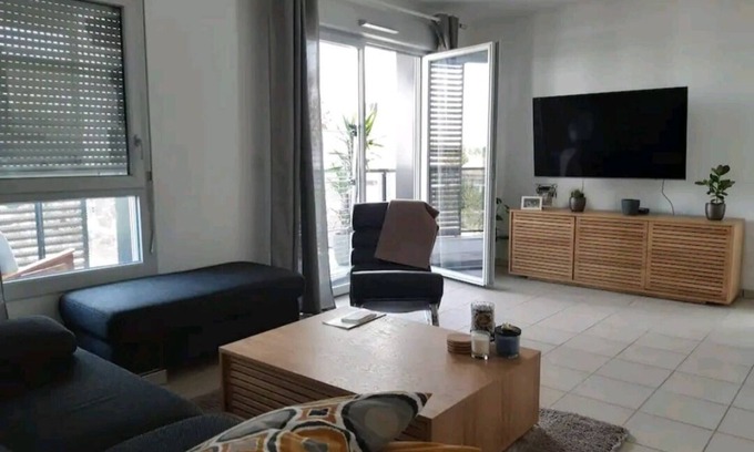 Decines-Charpieu Apartamento | Casa Lione - Appartement Moderne à Décines