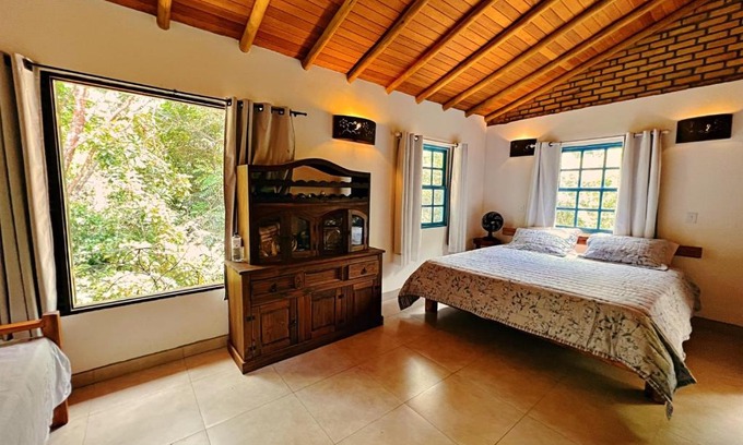 Lencois Casa | Casa Lipe & Rafa Linda casa com árvores