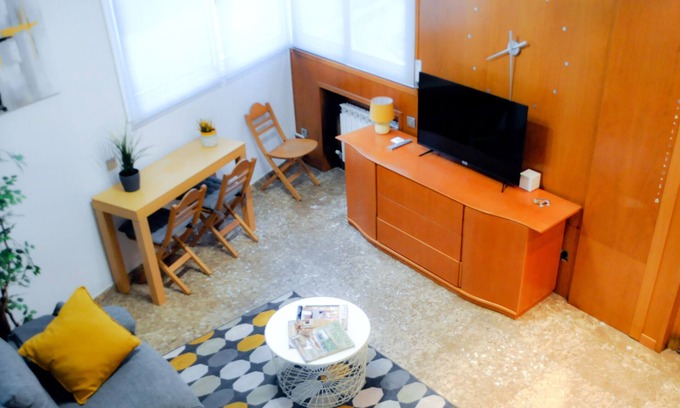 Badalona Casa | Casa Luna, junto playa y Barcelona Centro.