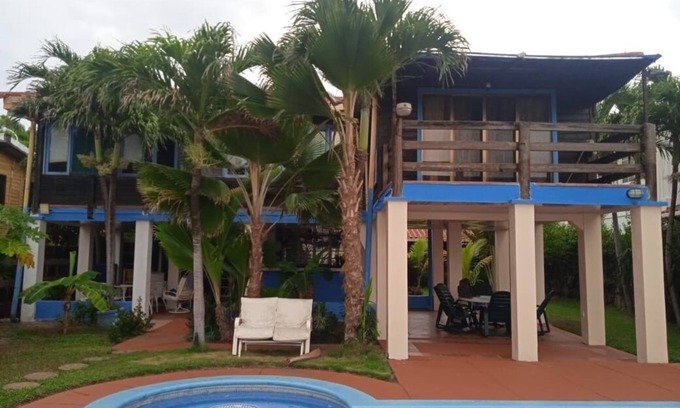 Pochomil Casa | Casa Madera del playa