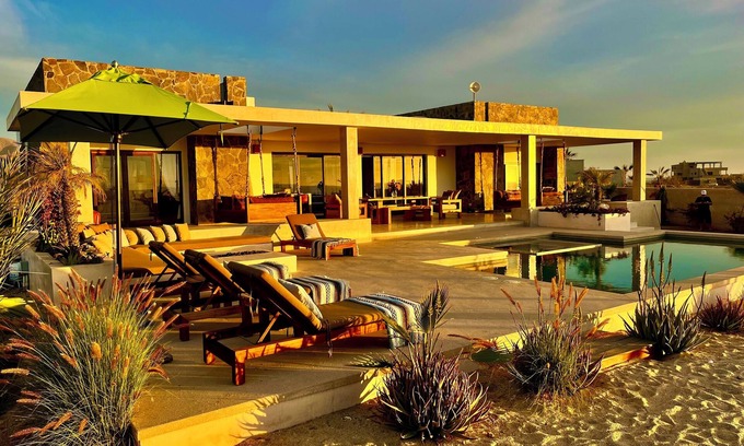 Cerritos Casa | Casa mALIbu view of ocean, pool , hot tub, one acre lot,3 minute walk to beach