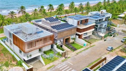 Canto do Mar Casa | Casa MAR Pé Na Areia em Guarajuba 8 Suítes