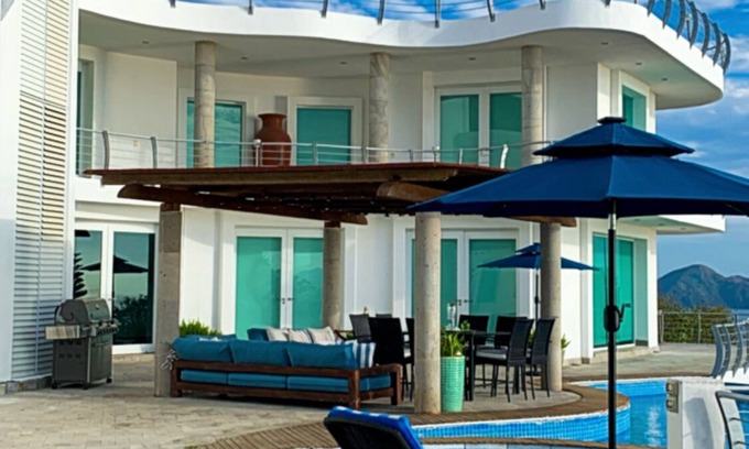 La Punta Casa | CASA MAR. Spectacular with view to two bays. Swimming pool and outdoor Jacuzzi.