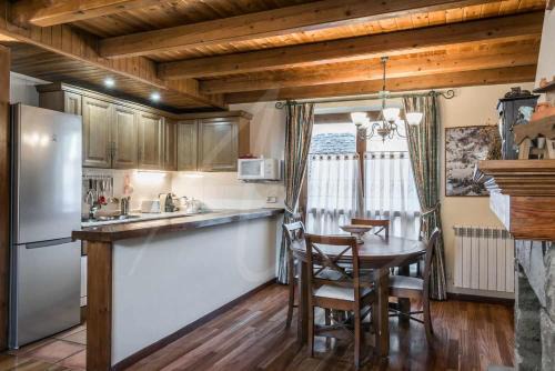 Salardu Casa | Casa Marimanha by SeaMount Rentals