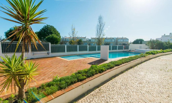 Santa Luzia Apartamento | Casa Marjan Sol by Algartur - 5 mins Downtown - Pool & Patio