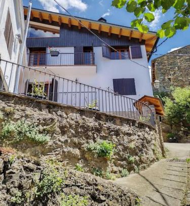 La Torre de Cabdella Chalet De Esquí | Casa Martí, alojamiento rural con encanto