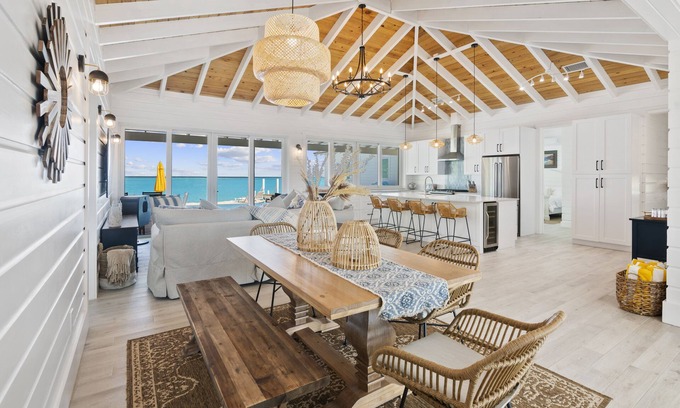 Jimmy Hill Casa | Casa Mary : The Ultimate Luxury Beachfront Home in the Exumas