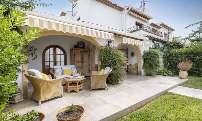 Javea Chalet De Esquí | Casa Maya - Encantadora casa adosada con jardín privado
