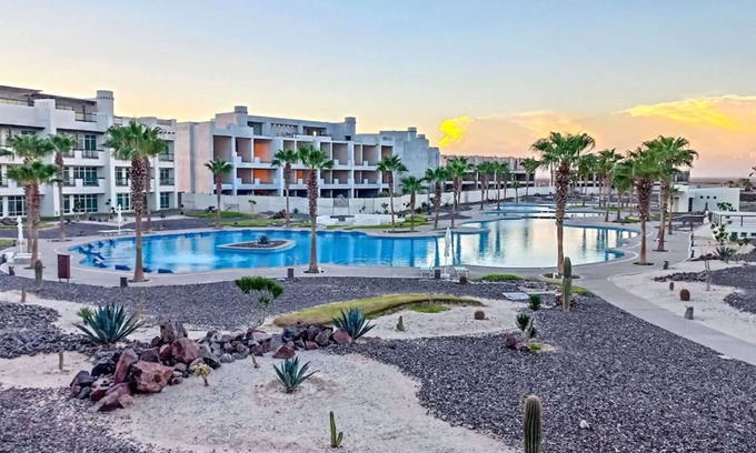 Puerto Penasco Condominio | Casa Mccraren 3 302 at Mayan Lakes.
