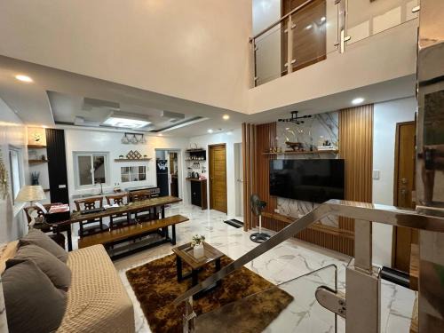Trece Martires Casa | Casa MiKulai
