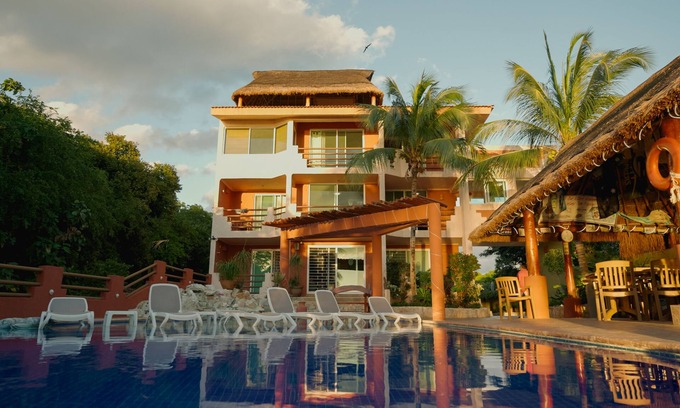 Isla Mujeres Villa | Casa Mimosa-7BR 9BA-Private Beach...Ask about last minute deals!