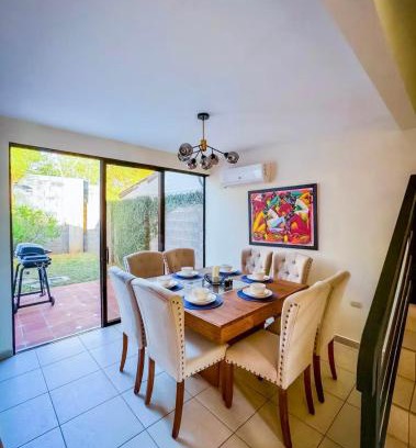 Puerto Barillas Apartamento | Casa moderna vacacional